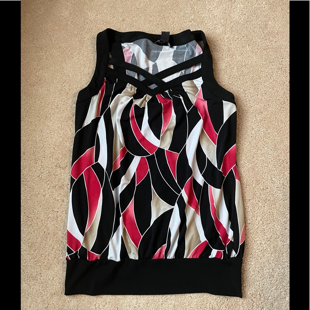Black/red top